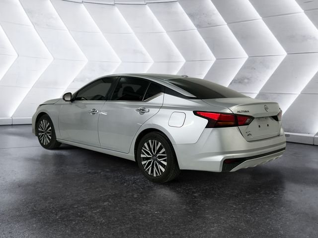 Used 2023 Silver Nissan 2.5 SV image 6