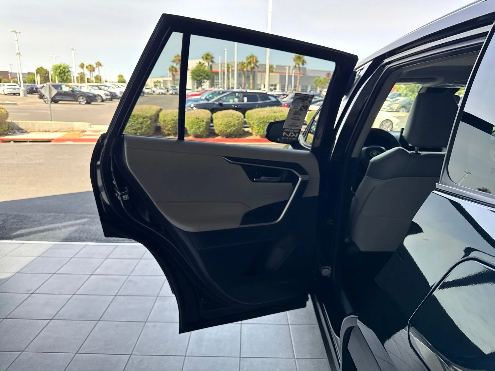 Used 2020 Midnight Black Metallic Toyota XLE Premium image 19