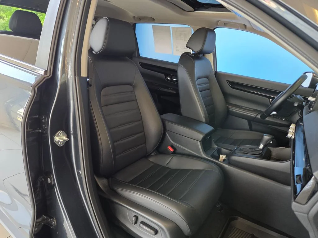 Certified Used 2025  Honda EX-L image 22