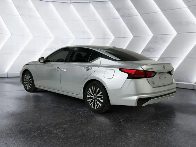 2023 Nissan Altima SV - Photo 6
