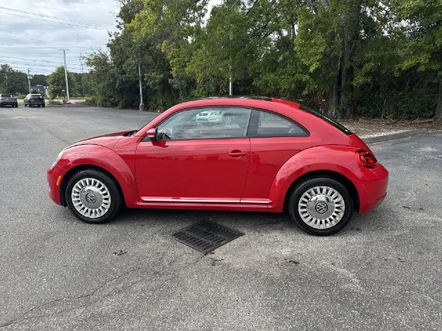Used 2013 Red Volkswagen 2.5L image 8