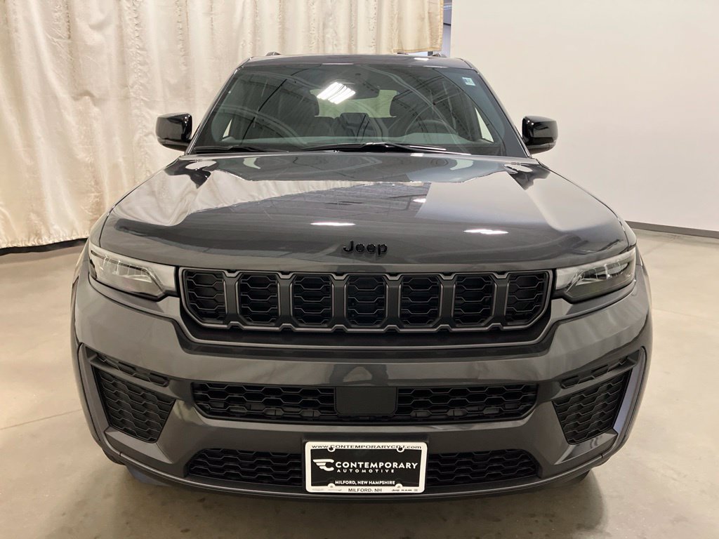 New 2026 Baltic Gray Metallic Clear-Coat Exterior Paint Jeep Laredo Altitude image 24