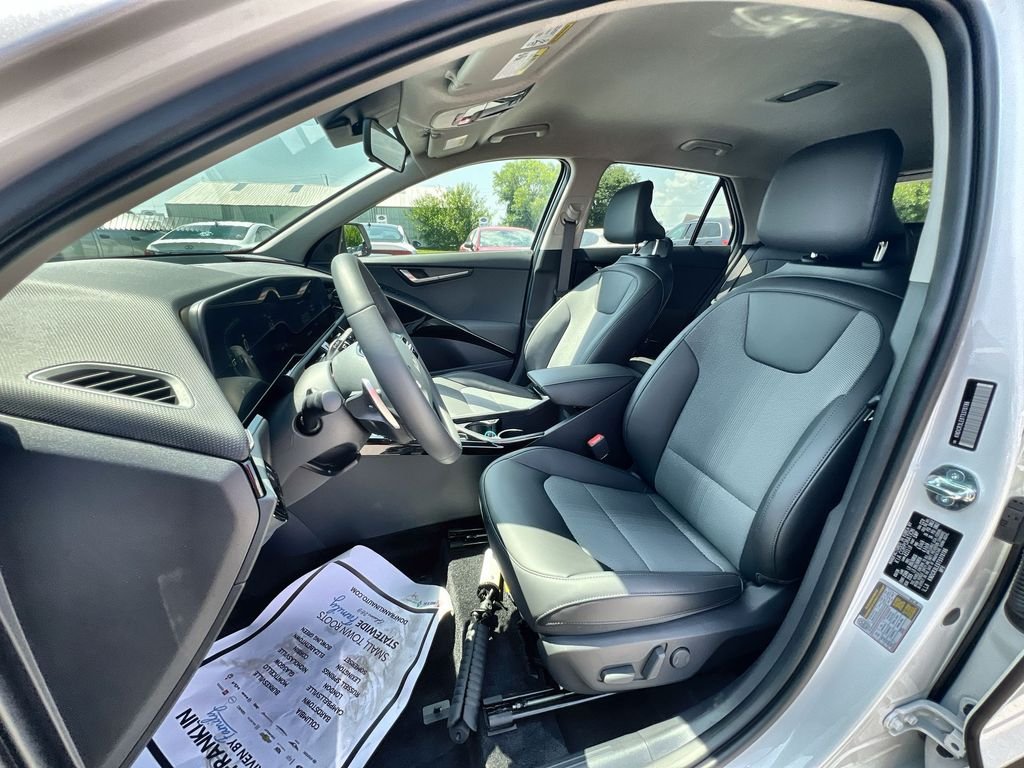 New 2026 White Kia EX image 11
