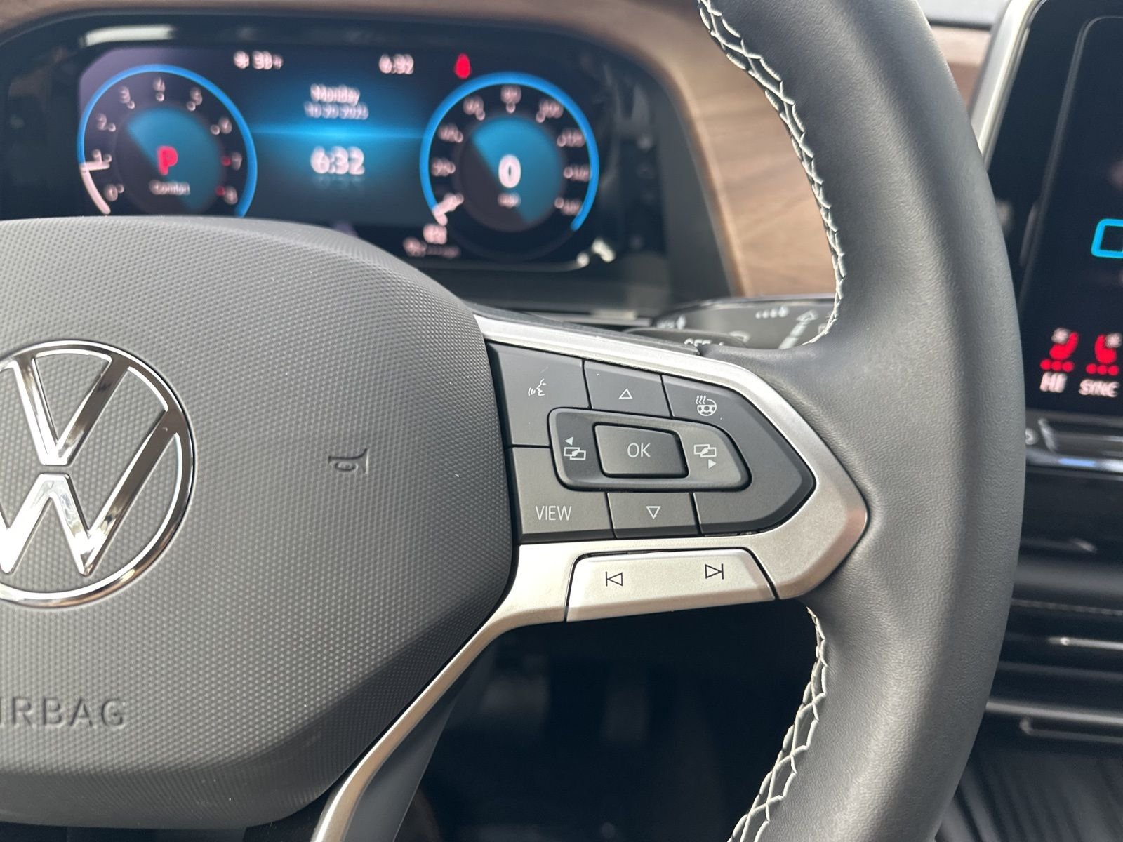 2026 Volkswagen Atlas SE w/Tech - Photo 15