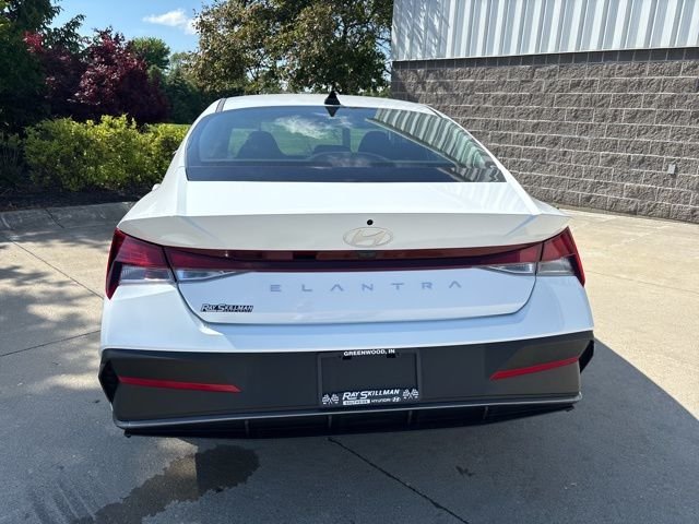 New 2026 White Hyundai SE image 7