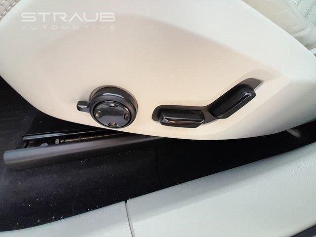Used 2021 Crystal White Metallic Volvo Inscription image 40