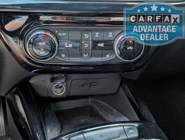 Used 2025 Summit White Chevrolet 2RS image 9