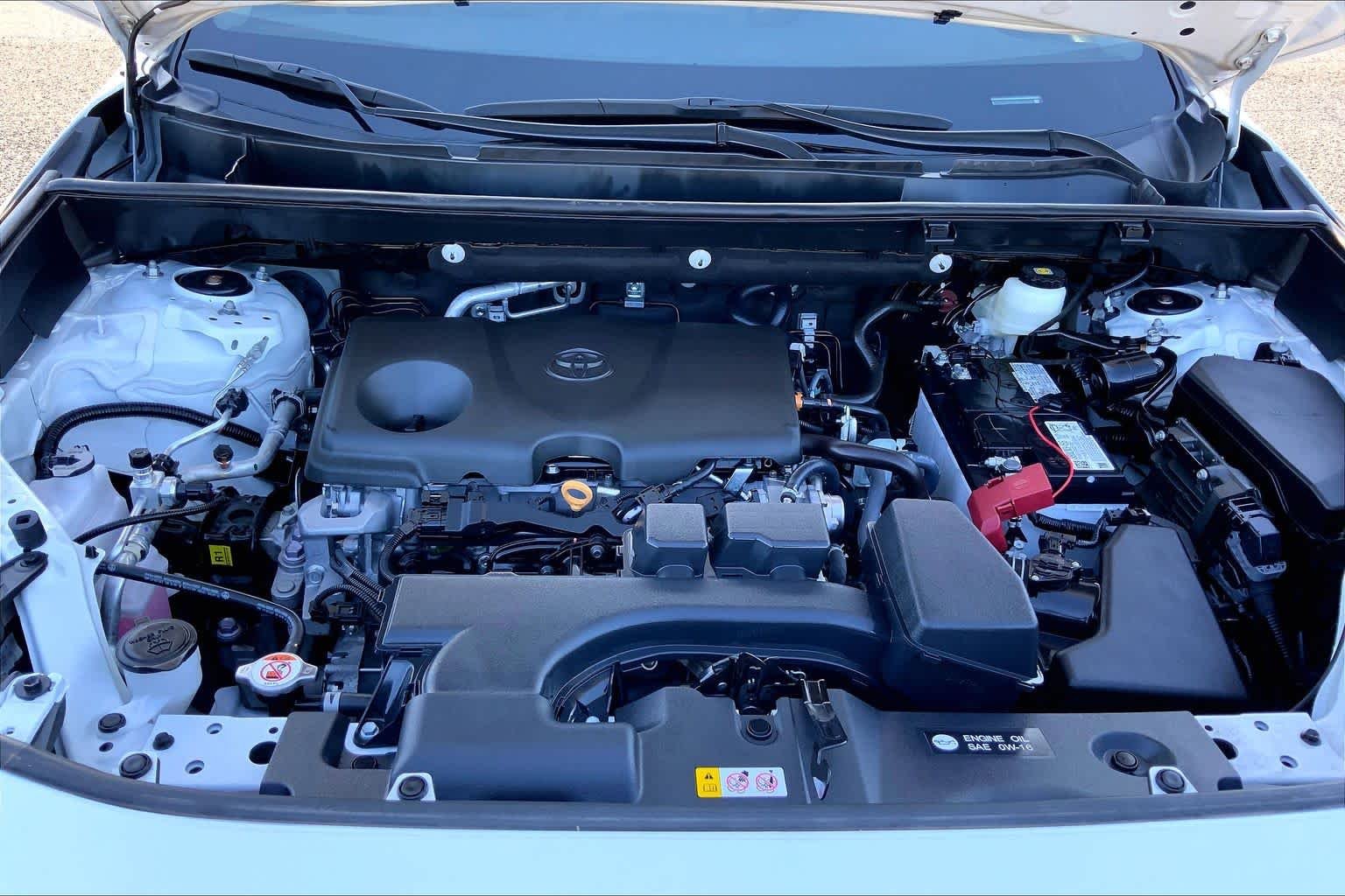 Used 2025 Wind Chill Pearl Toyota XLE Premium image 31