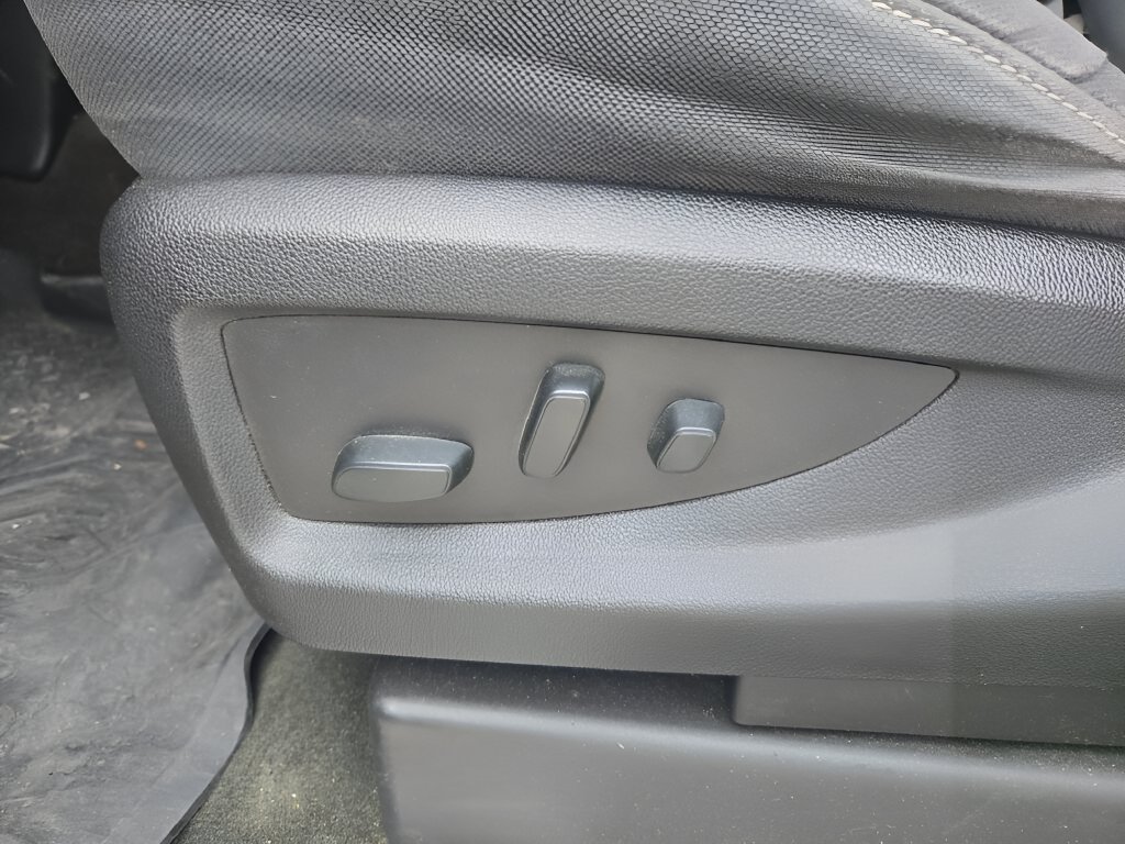 Used 2018 SILVER ICE METALLIC Chevrolet LT image 14