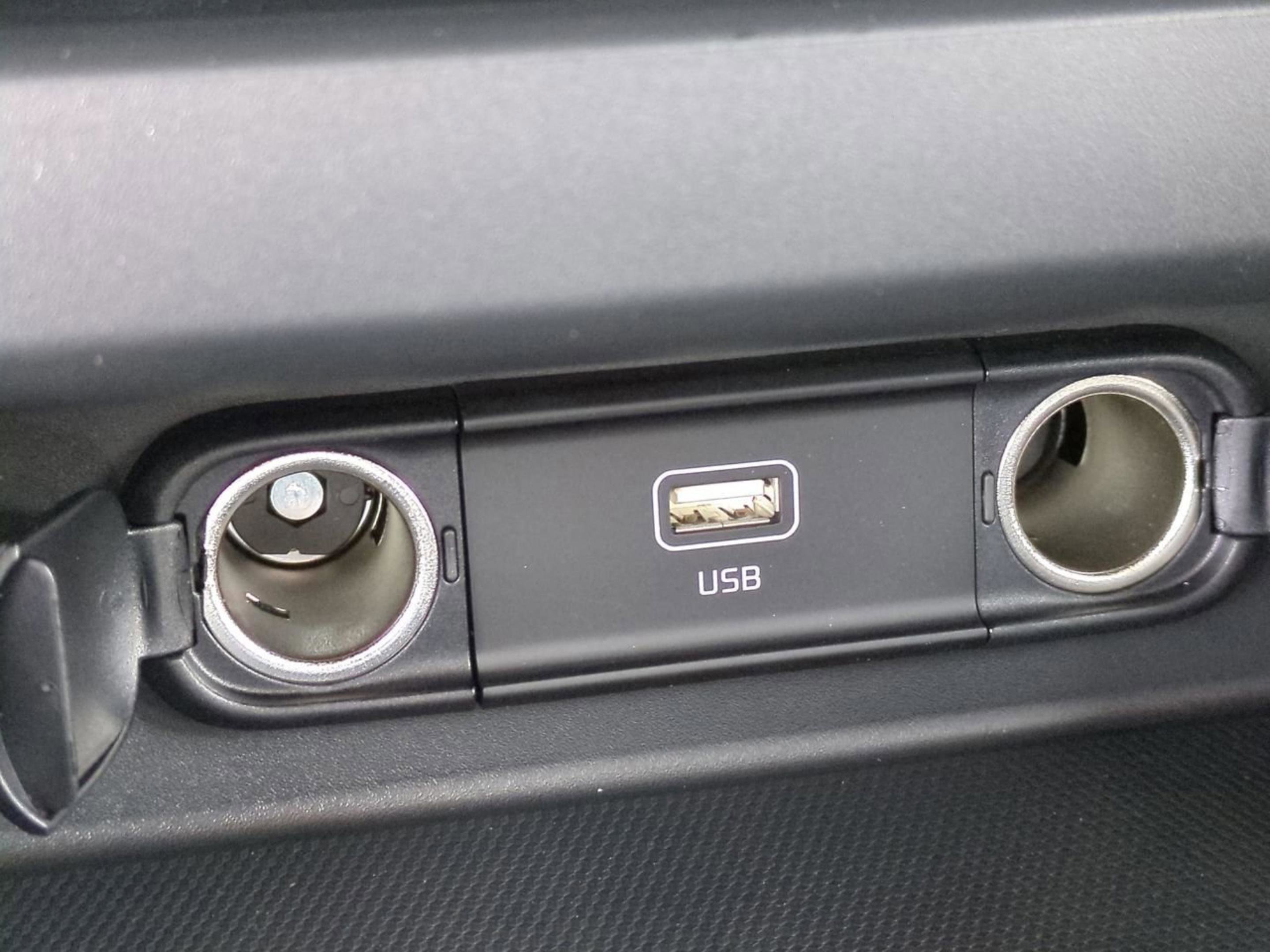New 2026 Snow White Pearl Kia LX image 23
