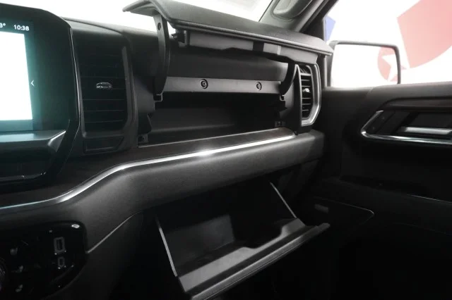 Used 2024 INTERSTELLAR WHITE GMC SLT image 37