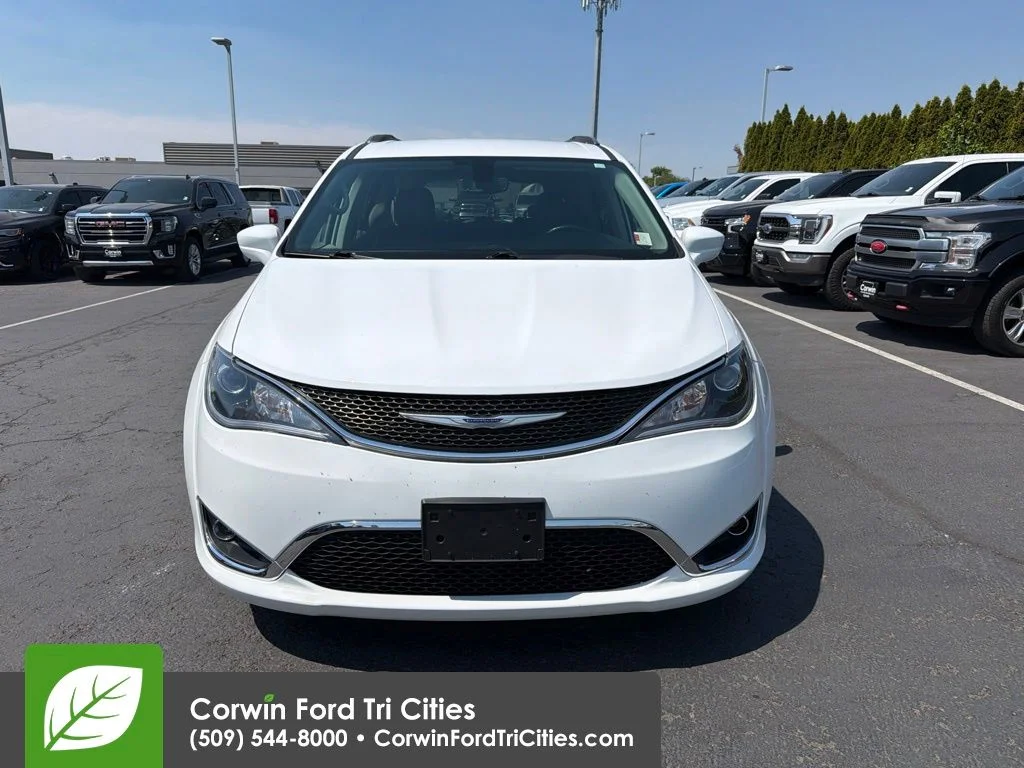 Used 2020 Bright White Clearcoat Chrysler Touring L image 5
