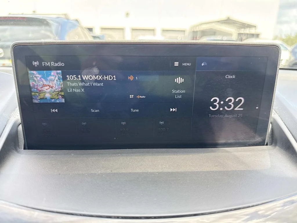 Used 2021  Acura Base image 30