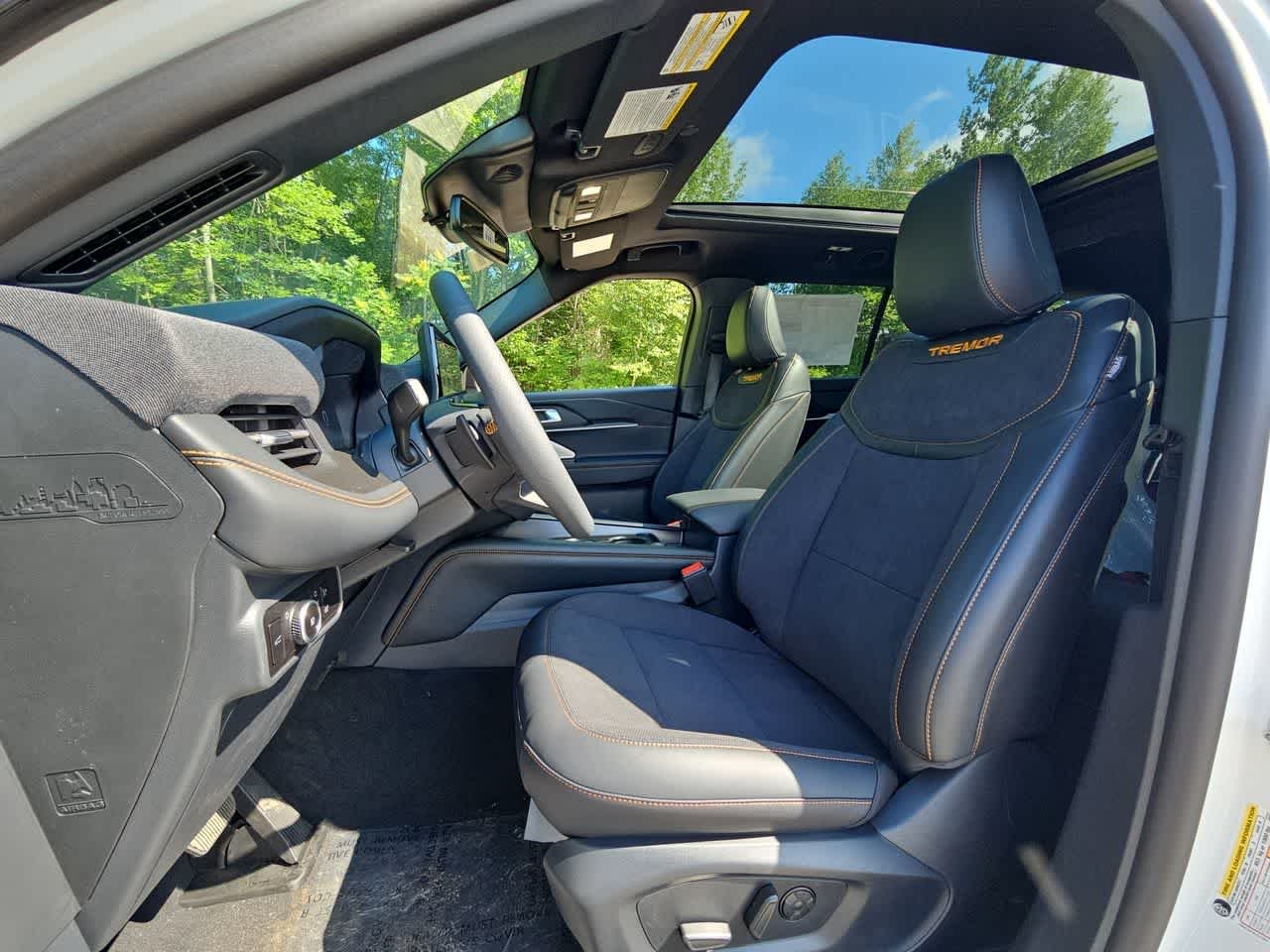 New 2026 Star White Metallic Tri-Coat Ford Tremor image 12