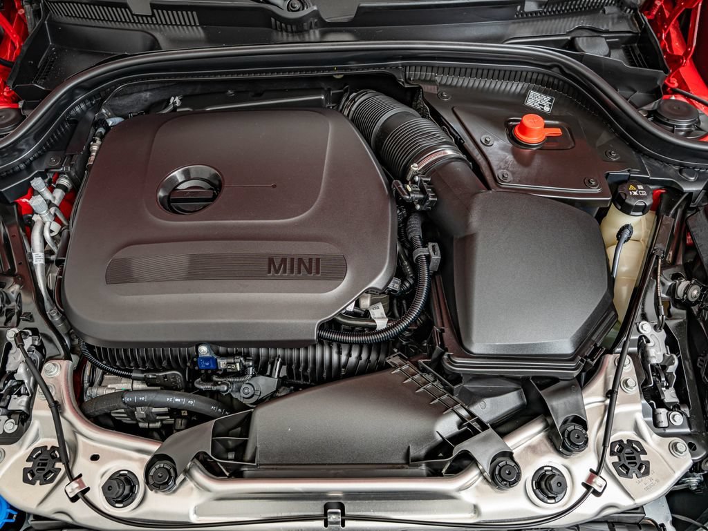 Used 2025 Chili Red Ii MINI Cooper S image 39