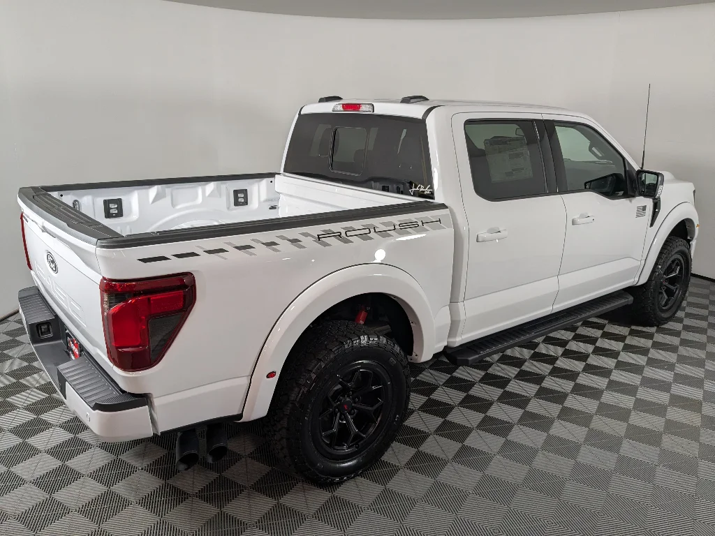 New 2026 OXFORD WHITE Ford XLT image 13