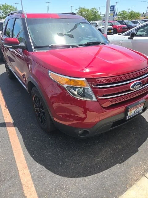 Used 2015 Red Ford Limited image 11