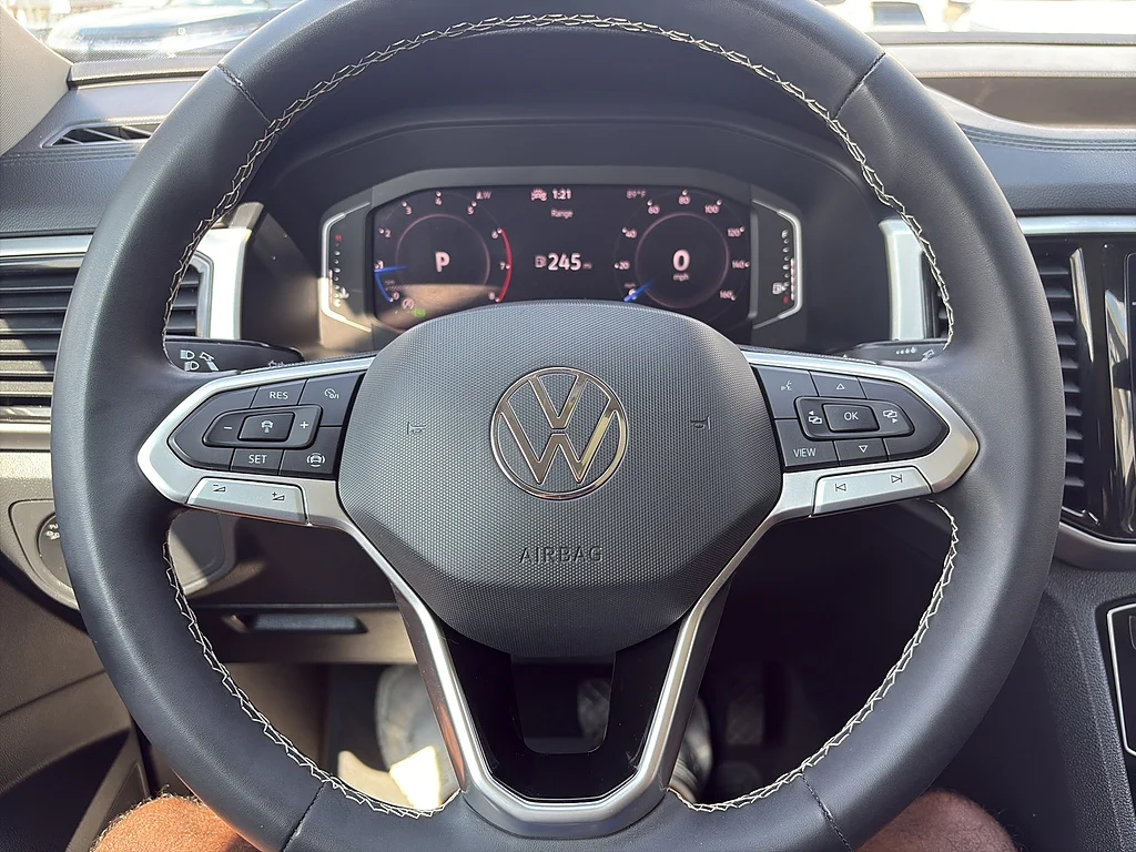 Used 2023 Platinum Gray Metallic Volkswagen 3.6L V6 SE w/Technology FWD image 20