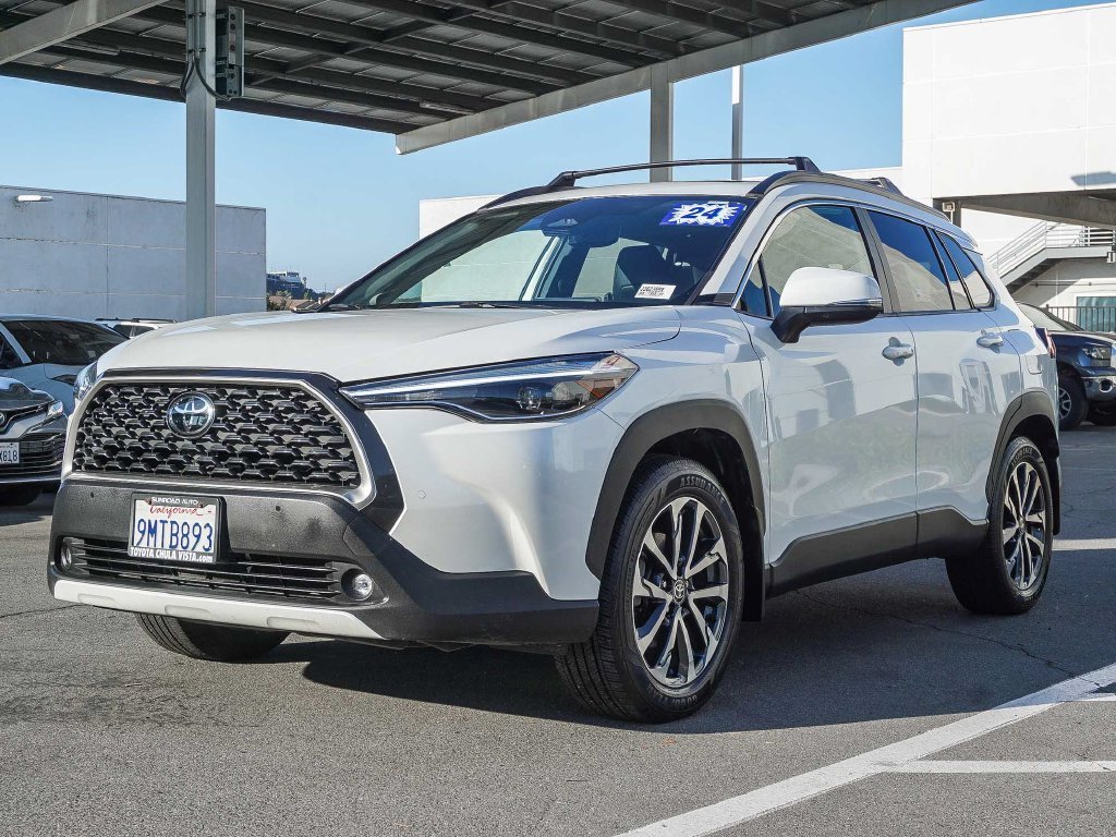 Used 2024 Beige Toyota XLE image 3