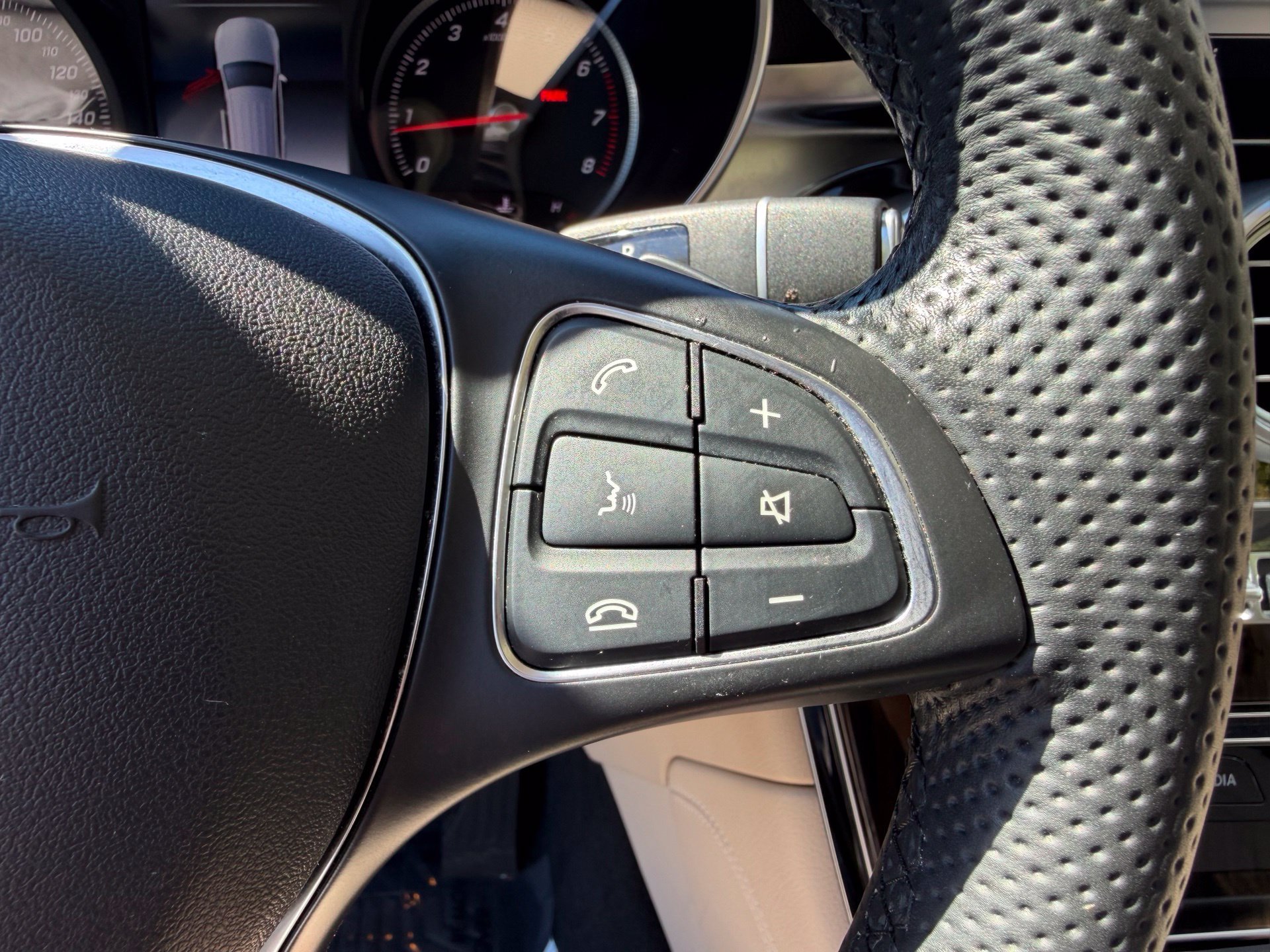 Used 2018  Mercedes-Benz GLC 300 image 13