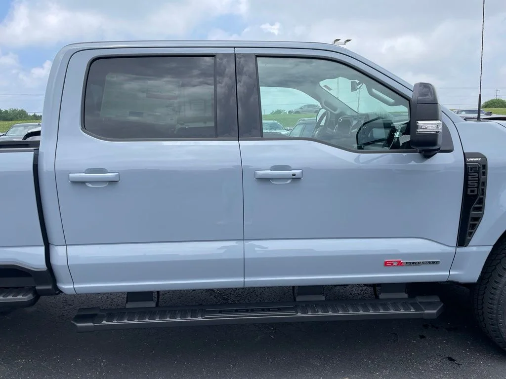New 2026 Glacier Gray Metallic Tri-Coat Ford F-250® Lariat® image 33