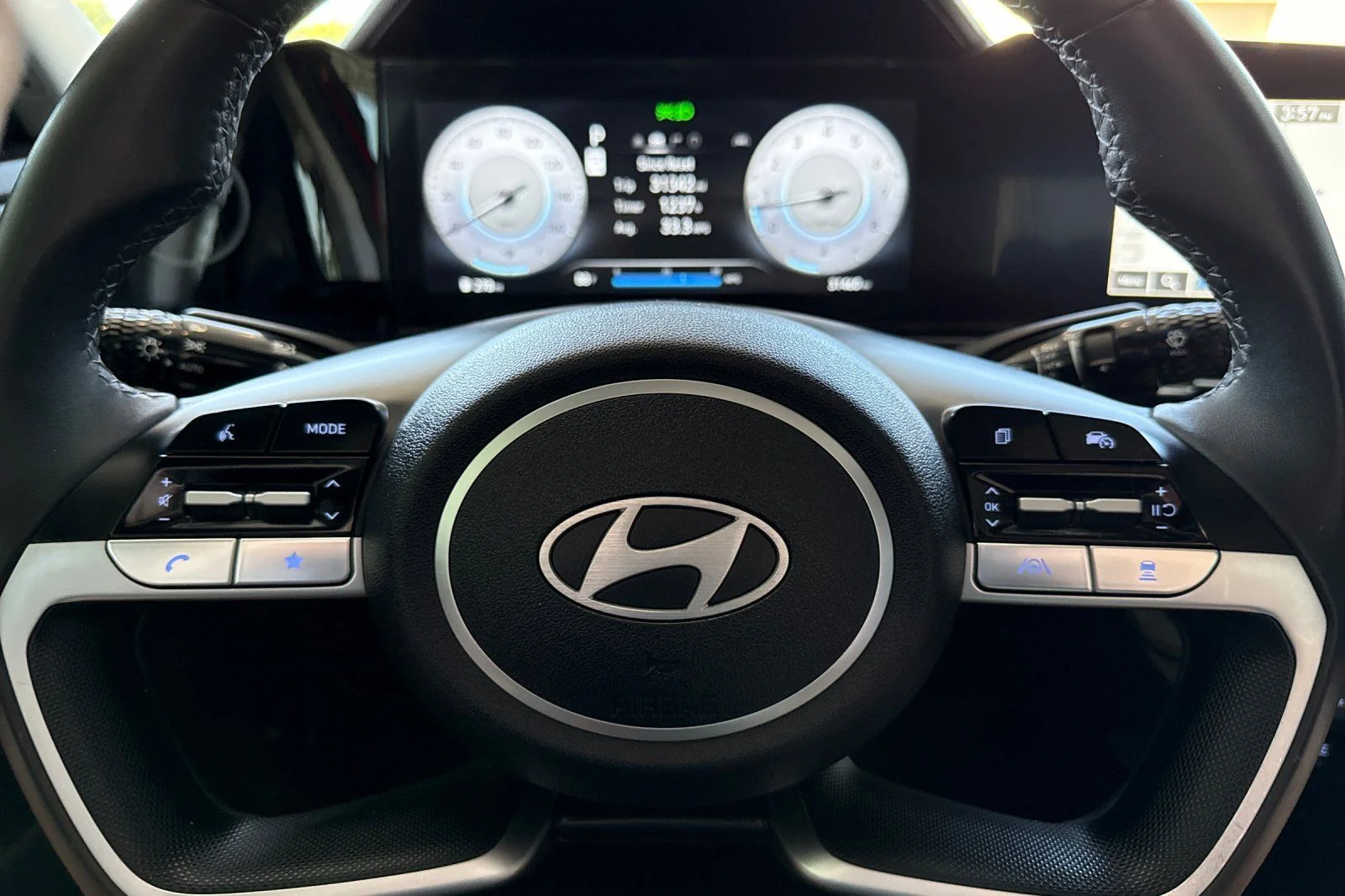 Used 2025 Red Hyundai Limited image 25
