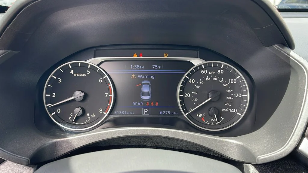 Used 2025 White Nissan 2.5 SR image 19
