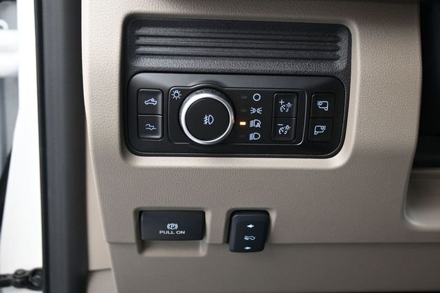 New 2026 Star White Metallic Tri-Coat Ford F-250® Platinum® image 74