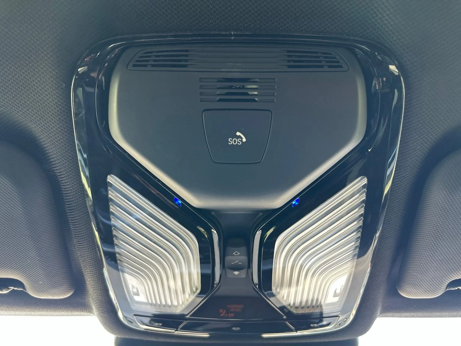 Used 2022 Black Sapphire Metallic BMW sDrive30i image 33