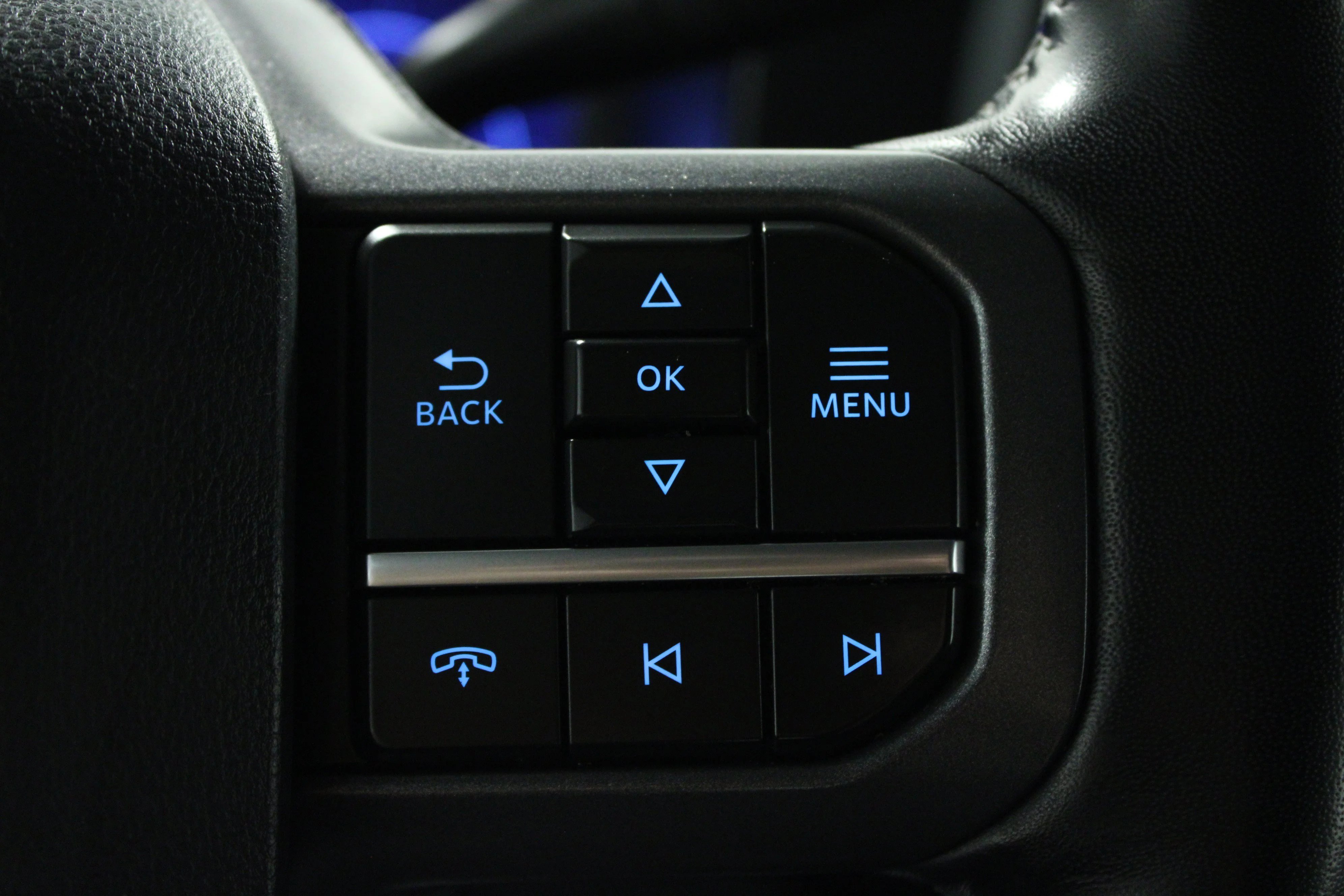 Used 2023 Agate Black Metallic Ford LARIAT image 21