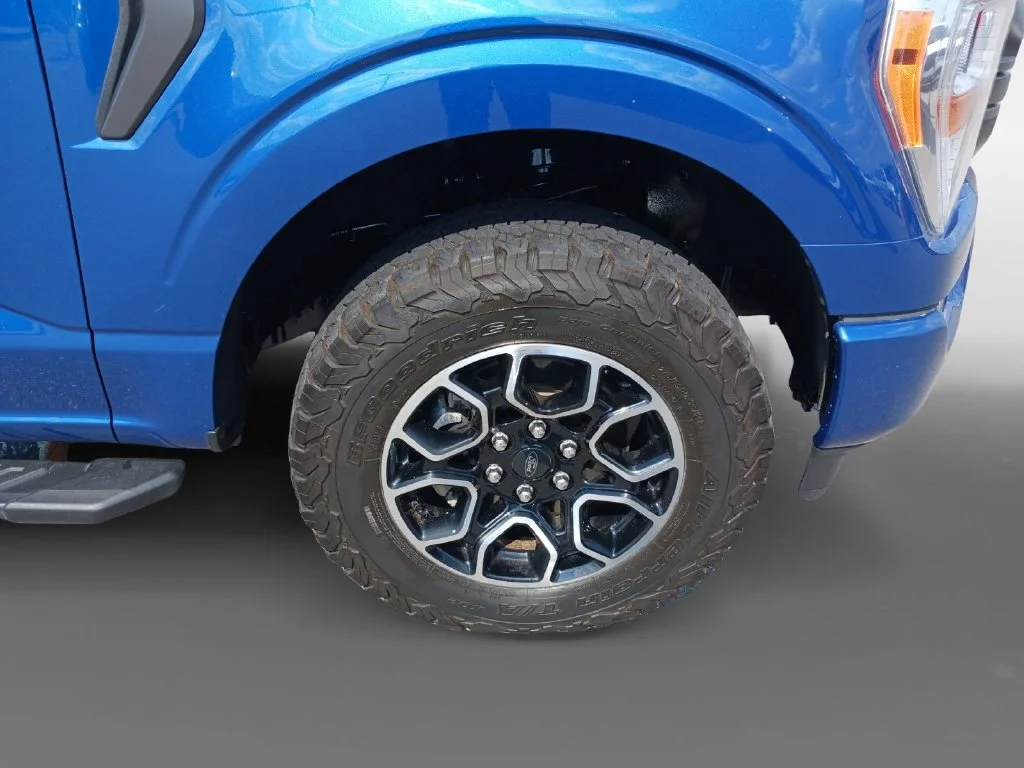 Used 2022 Blue Ford XLT image 16