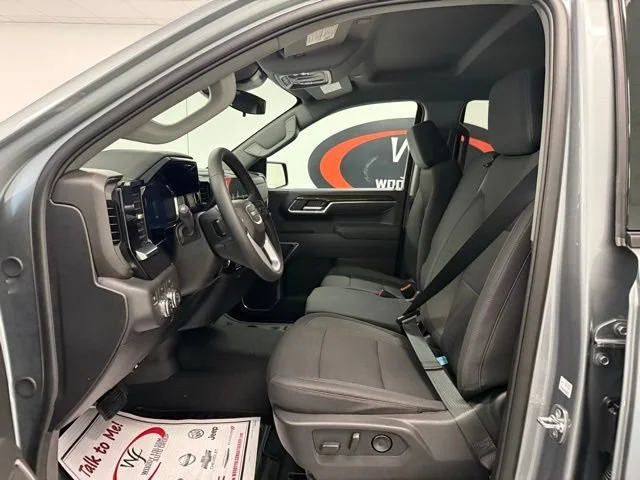 New 2026 Sterling Metallic GMC Elevation image 9
