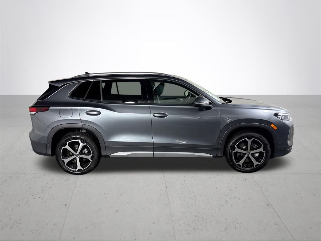 New 2026 Platinum Gray Metallic Volkswagen 2.0T SE image 5