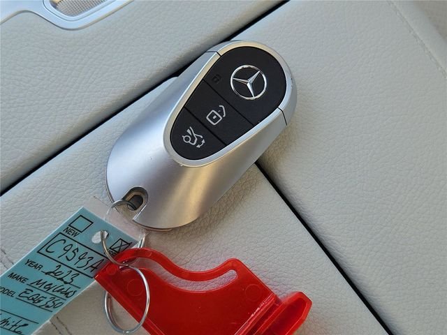 Used 2023  Mercedes-Benz 350+ Sedan image 30