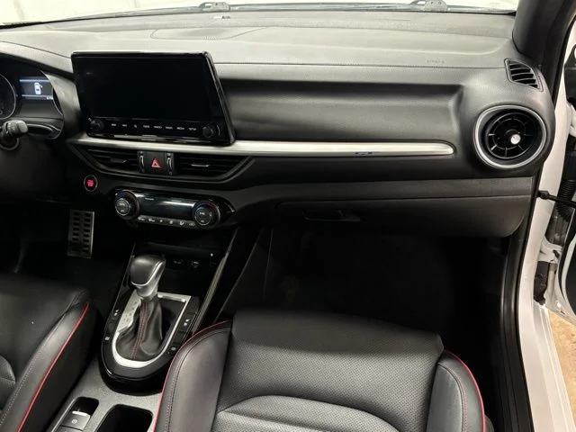 Used 2023 White Kia GT image 18