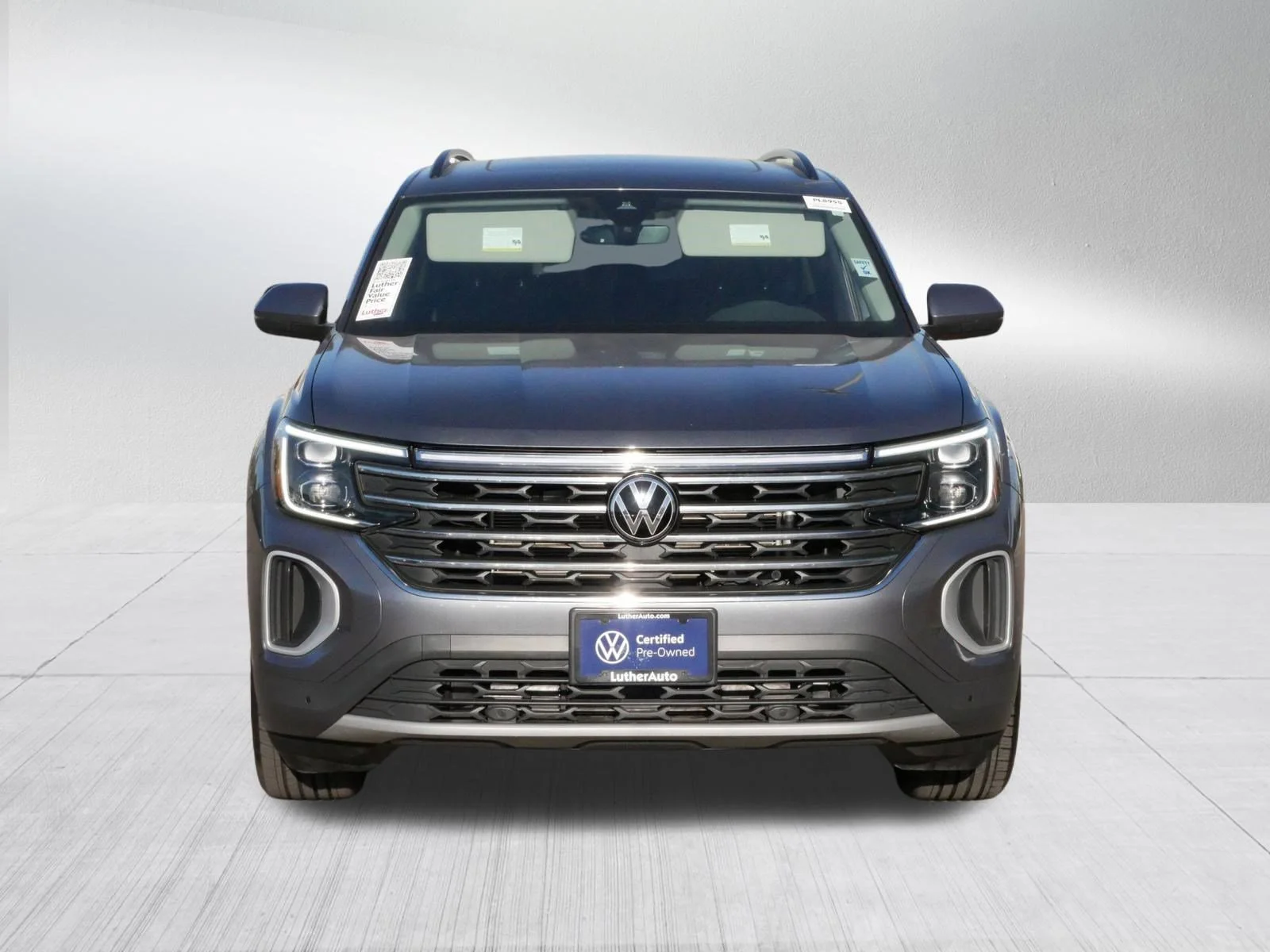 Certified 2024 Volkswagen Atlas SE w/Tech with VIN 1V2KR2CA4RC504186 for sale in Brooklyn Center, Minnesota