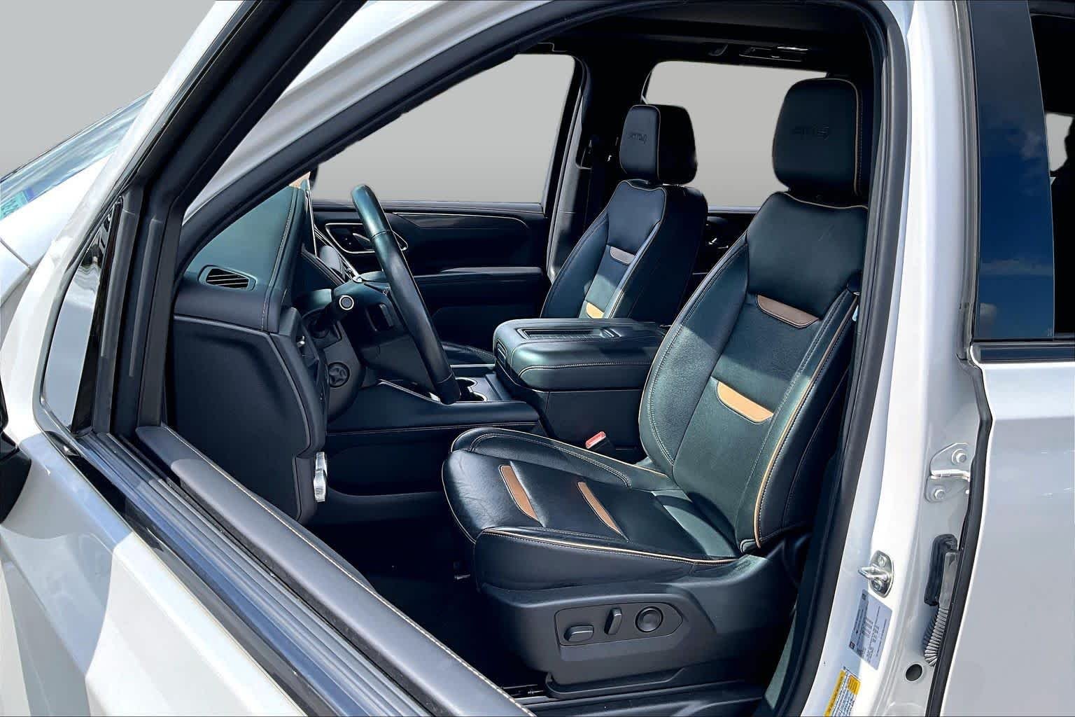 Used 2022 White Frost Tricoat GMC AT4 image 7