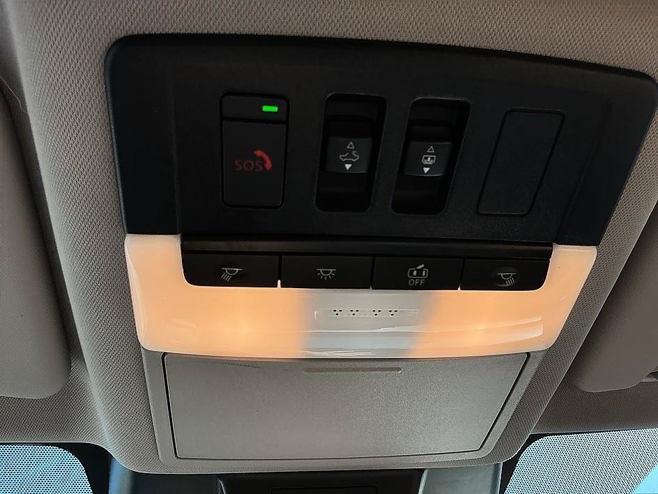 Used 2023 Super Black Nissan Platinum image 22