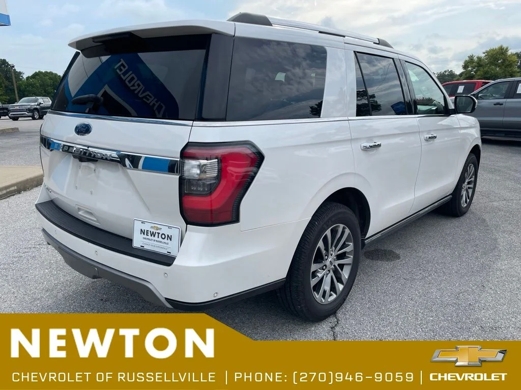 Used 2018 White Ford Limited image 19
