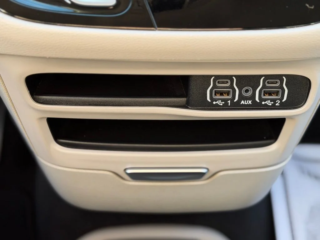 Used 2024 Silver Chrysler Touring L image 20