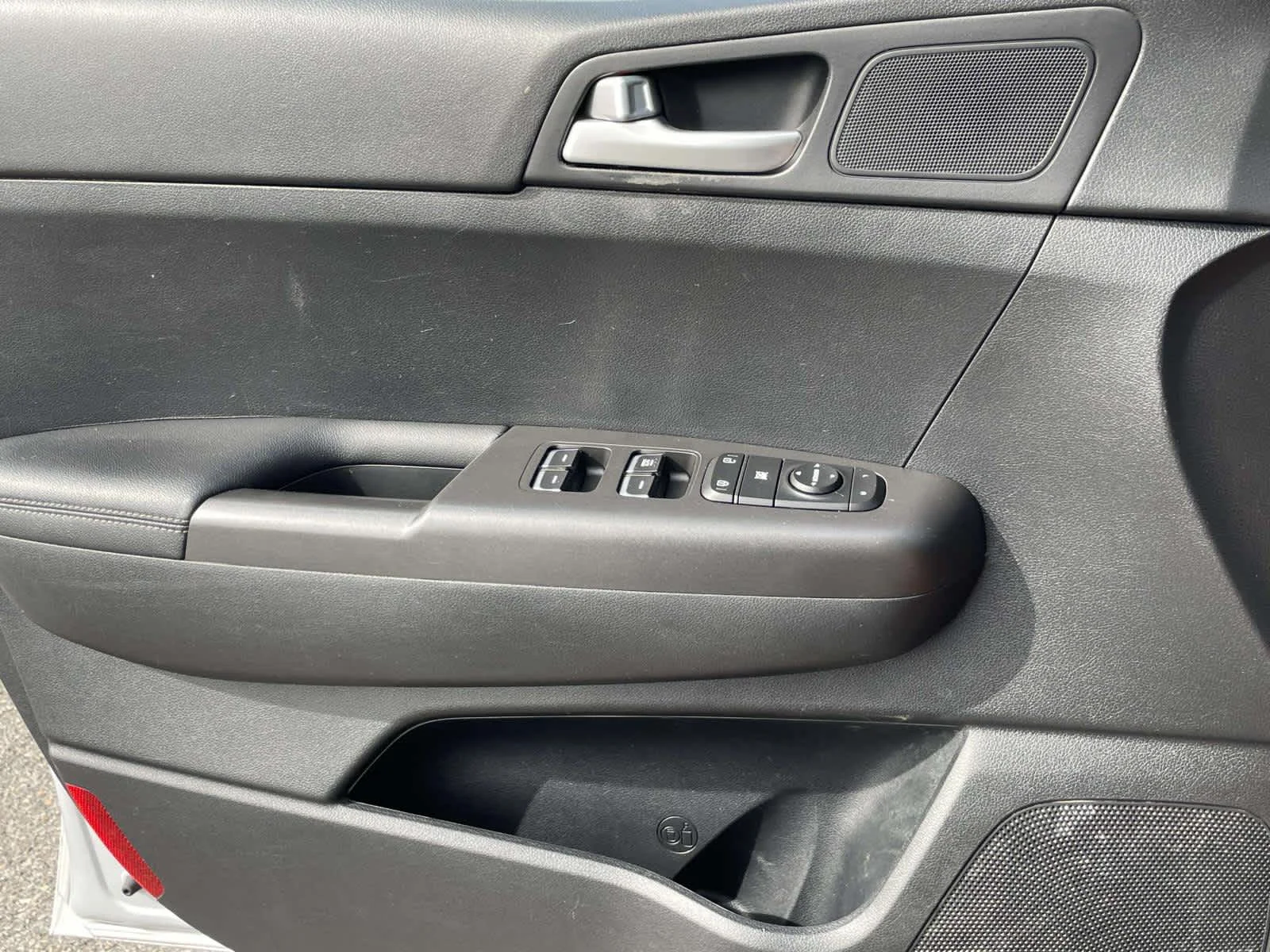 Used 2019 Sparkling Silver Kia LX image 25