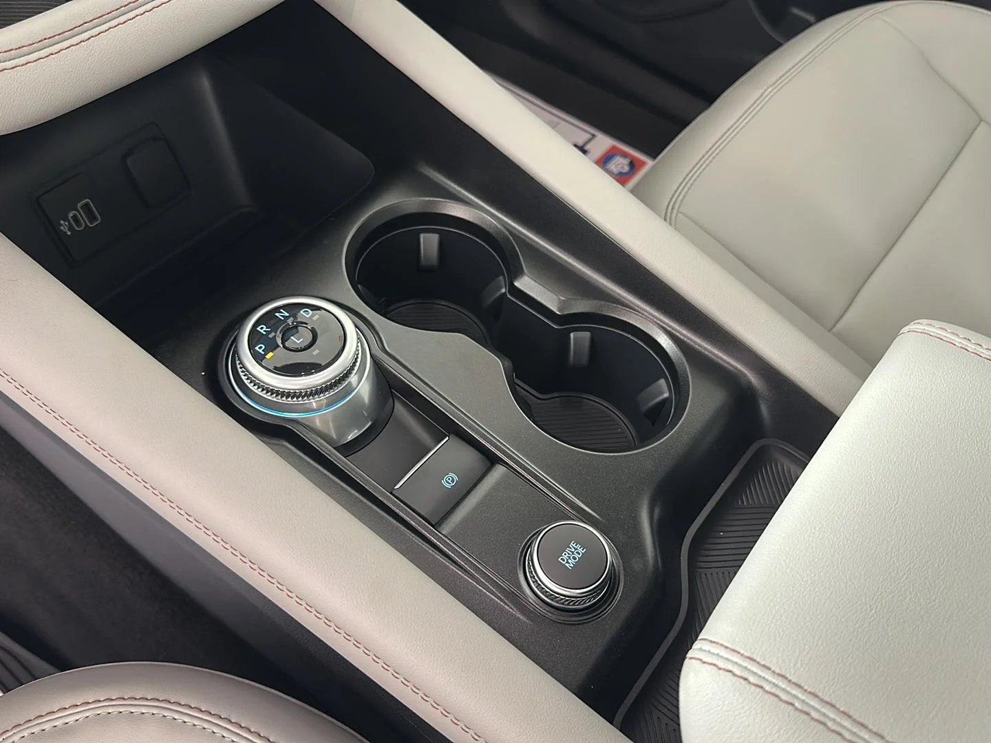 New 2026 Star White Metallic Tri-Coat Ford Active image 20