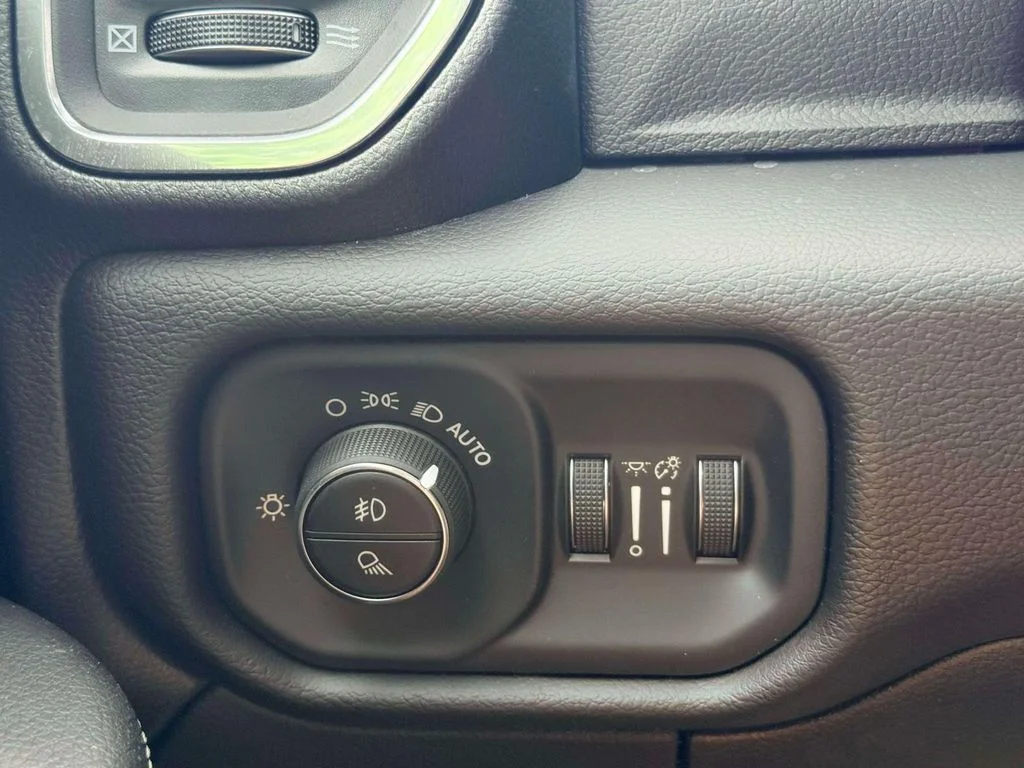 2026 RAM 2500 Laramie - Photo 17