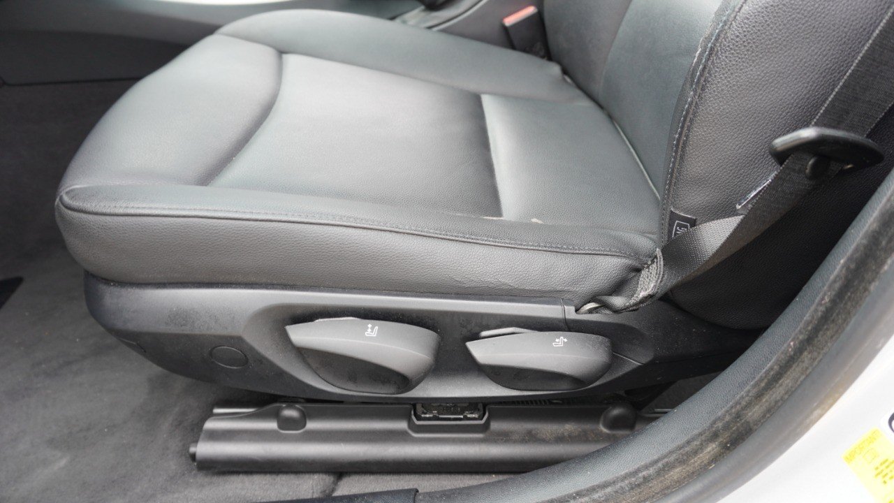 Used 2006 Silver BMW 325i image 19