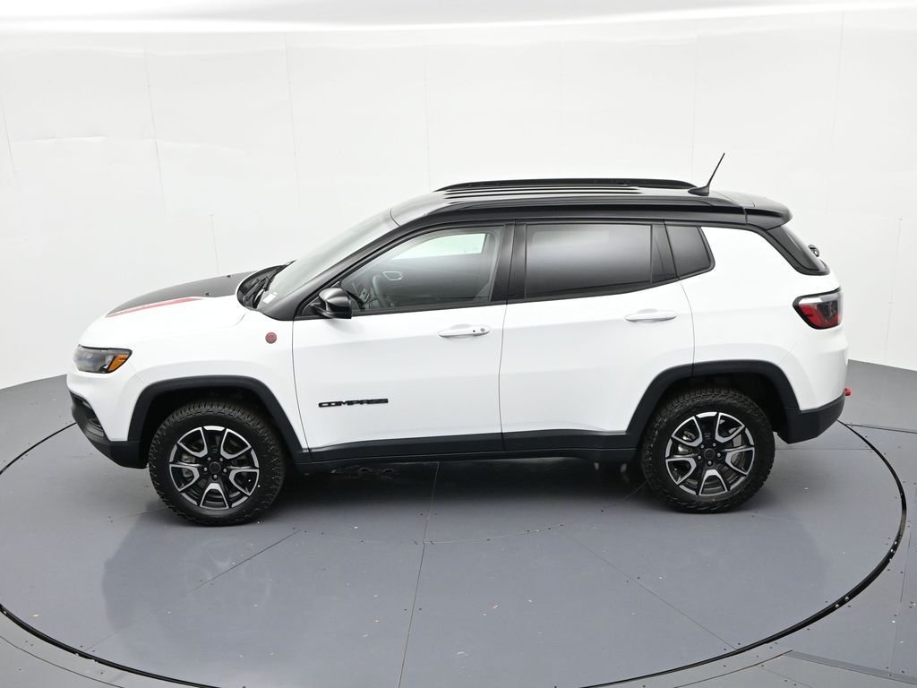 2025 Jeep Compass Trailhawk - Photo 17