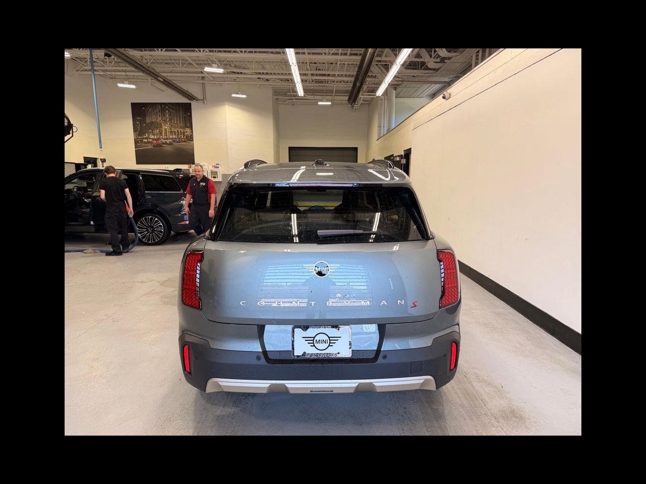 New 2027 Smokey Green Metallic MINI SIGNATURE PLUS image 4