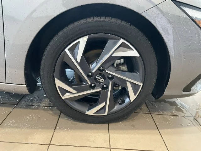 2024 Hyundai Elantra Limited - Photo 42