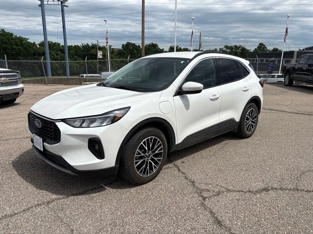 Used 2023 White Metallic Ford Base image 3