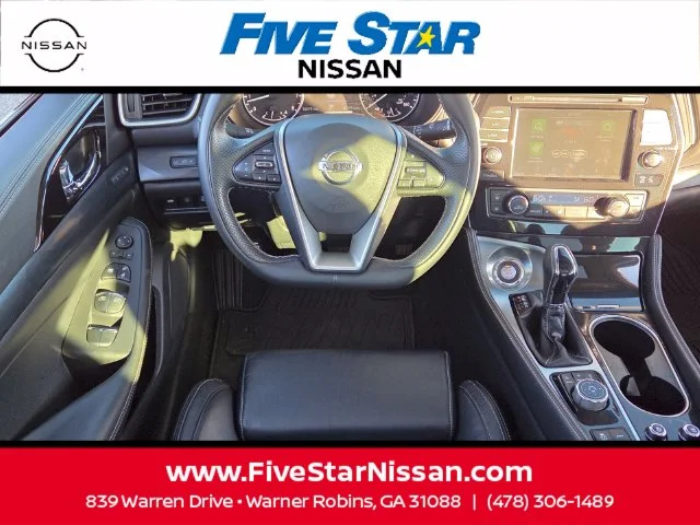 Used 2021 Black Nissan Platinum image 7