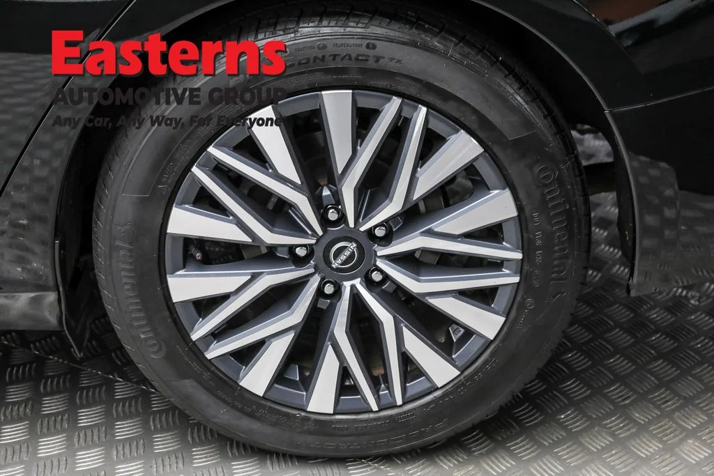 Used 2024 Black Nissan 2.5 SV image 8